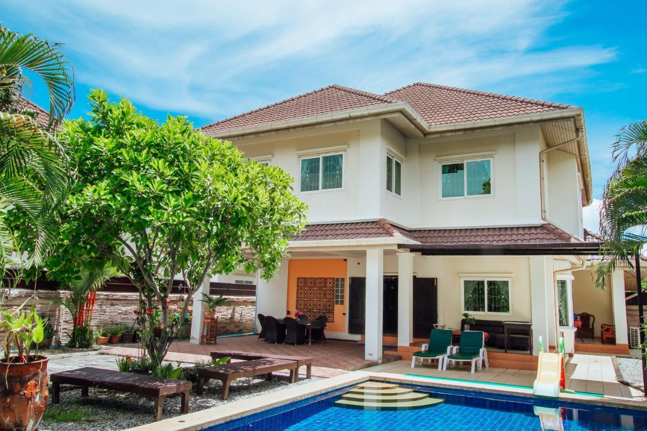 Captivating 3-Bed Villa In Muang Pattaya Nong Prue Exterior foto