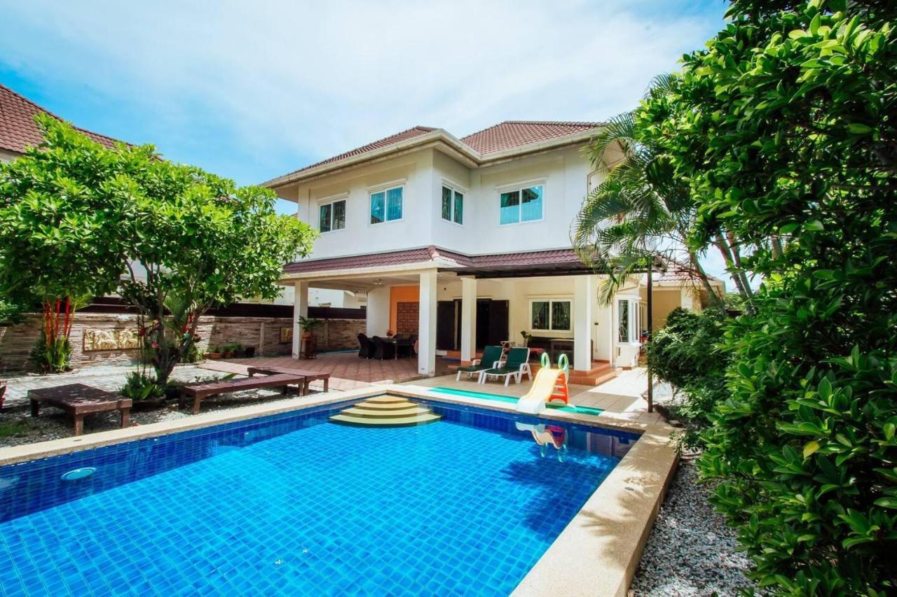 Captivating 3-Bed Villa In Muang Pattaya Nong Prue Exterior foto