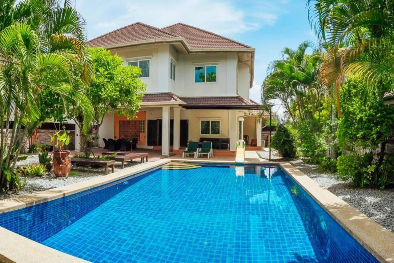 Captivating 3-Bed Villa In Muang Pattaya Nong Prue Exterior foto