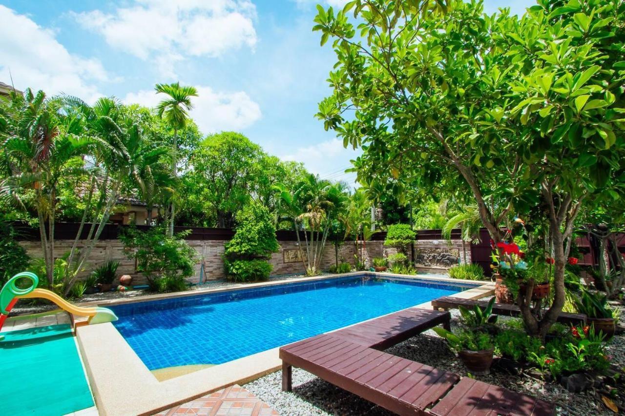 Captivating 3-Bed Villa In Muang Pattaya Nong Prue Exterior foto