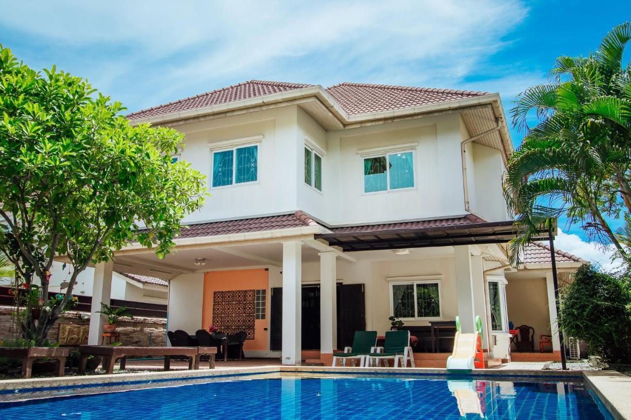 Captivating 3-Bed Villa In Muang Pattaya Nong Prue Exterior foto