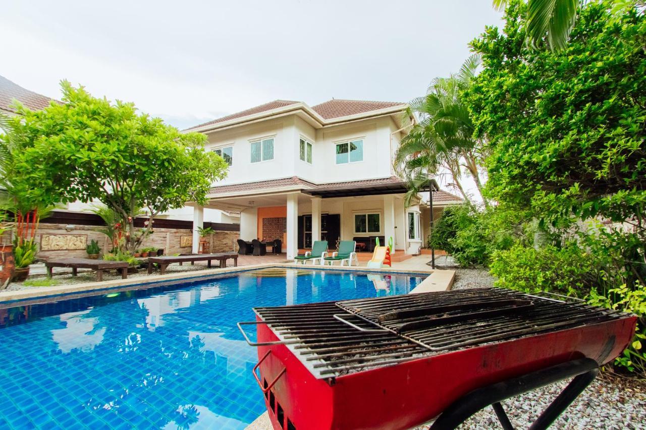 Captivating 3-Bed Villa In Muang Pattaya Nong Prue Exterior foto